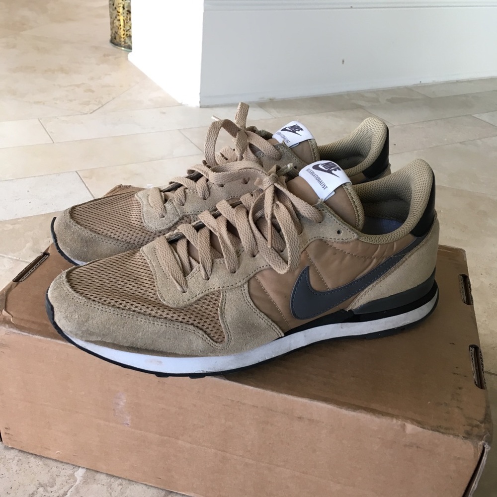 nike internationalist
